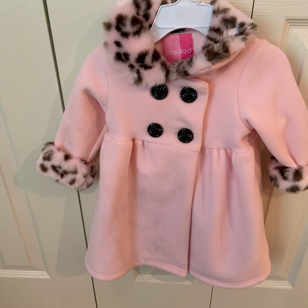 Cute  pink coat with fur